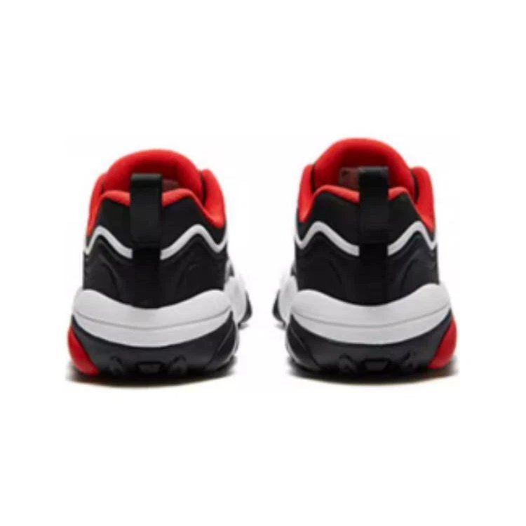Baskets décontractées Essential « Noir Gris Rouge »