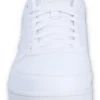 Baskets de basket-ball blanches