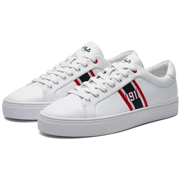 Baskets de ville tendance blanches
