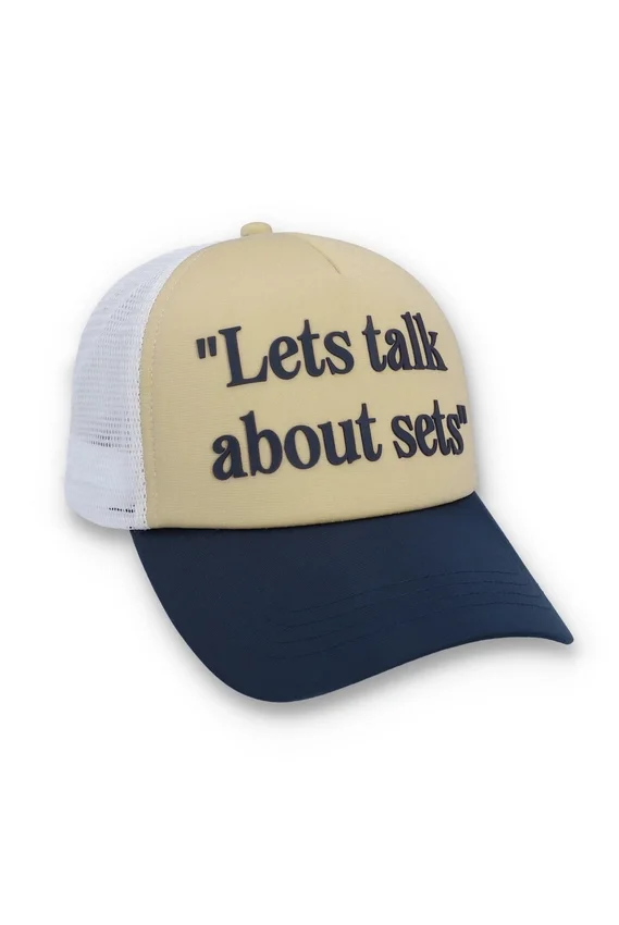 Casquette classique beige Addie Slogan en néoprène avec dos en maille
