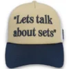 Casquette classique beige Addie Slogan en néoprène avec dos en maille
