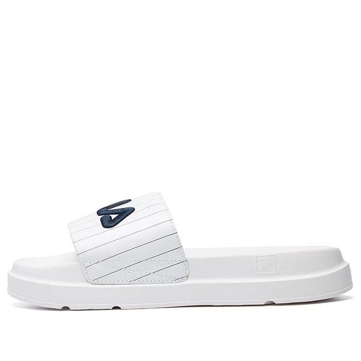 Chaussons blancs à semelle épaisse