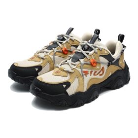 Chaussures Fluid 4 Low « Beige, Blanc, Noir »