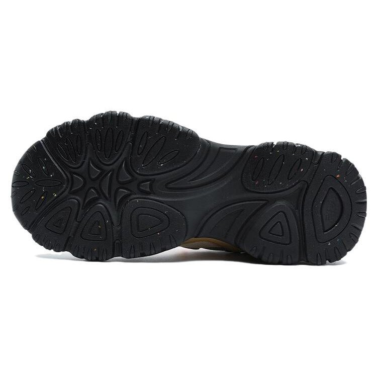 Chaussures Fluid 4 Low « Beige, Blanc, Noir »
