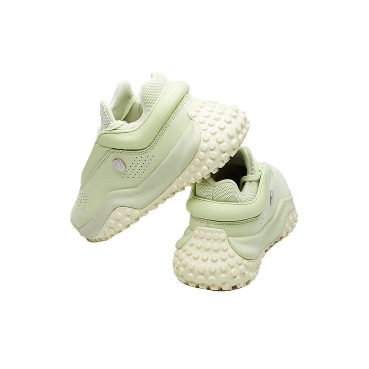 Chaussures Mihara x Fila FM7 à pois, blanches