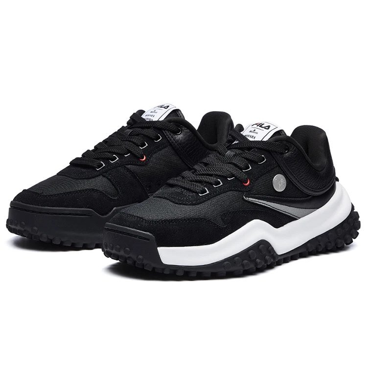 Chaussures basses Mihara x Fila T1 à pois, noires