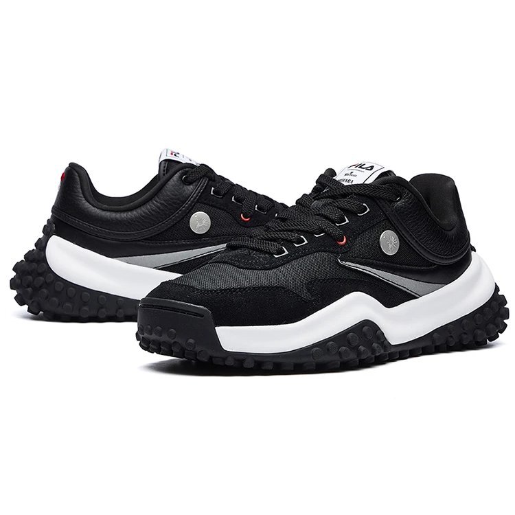 Chaussures basses Mihara x Fila T1 à pois, noires