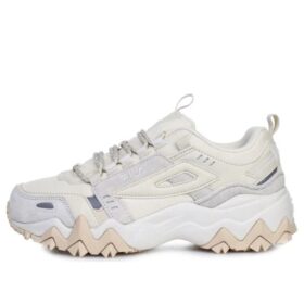 Chaussures Oakmont TR de la collection estivale colorée Fila x BTS : Beige/Blanc/Gris