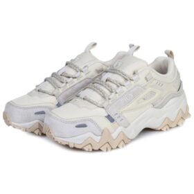 Chaussures Oakmont TR de la collection estivale colorée Fila x BTS : Beige/Blanc/Gris