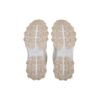 Chaussures Oakmont TR de la collection estivale colorée Fila x BTS : Beige/Blanc/Gris