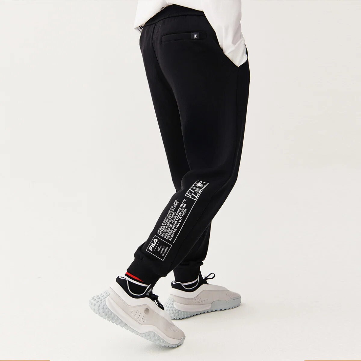Fila x Mihara : ensemble casual de sport en tricot, pantalon long noir