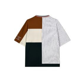 Fila x MIHARA YASUHIRO / Rayures croisées, assemblage de couleurs contrastées, col rond, coupe ample, manches courtes, coloris contrastés