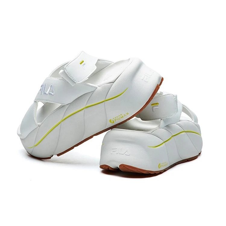 Sandales de sport pour un blanc éclatant